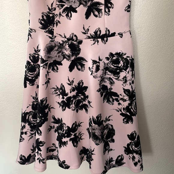 DRESS - Picture 3 of 9